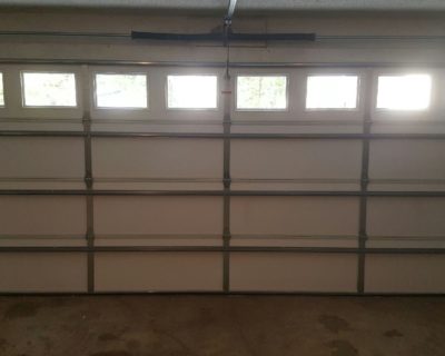 broken-garage-door-replacement-peachtree-city-ga